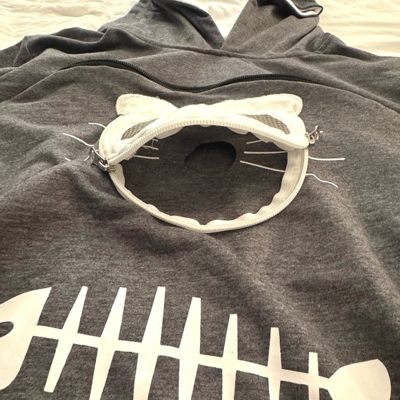 Gray Cat Ear Pouch Hoodie with Fishbone Design - Picture 3 of 4